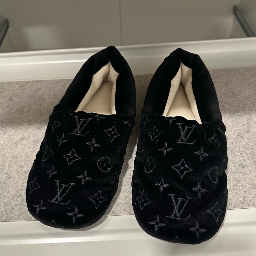 Louis Vuitton Monogram Dreamy Line Slippers / Loafers Sz 39